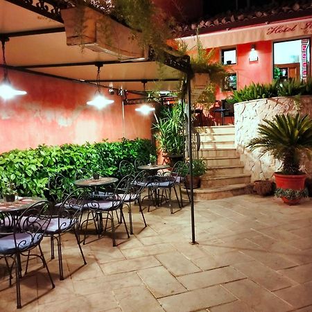 Hotel Il Barocco Рагуза Екстериор снимка