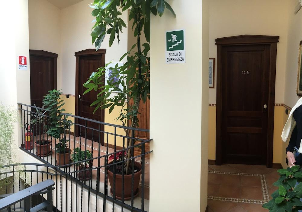 Hotel Il Barocco Рагуза Екстериор снимка